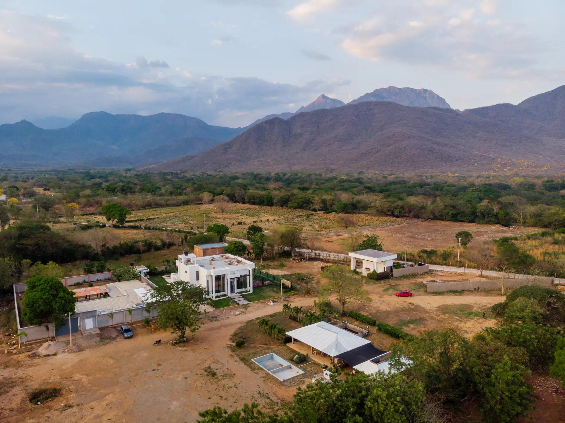 Vista aérea del sector norte de Valledupar con los cerros al fondo